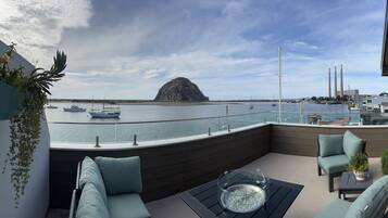 Panoramic Room, 1 King Bed with Sofa bed, Fireplace, Ocean View | Terrace/patio