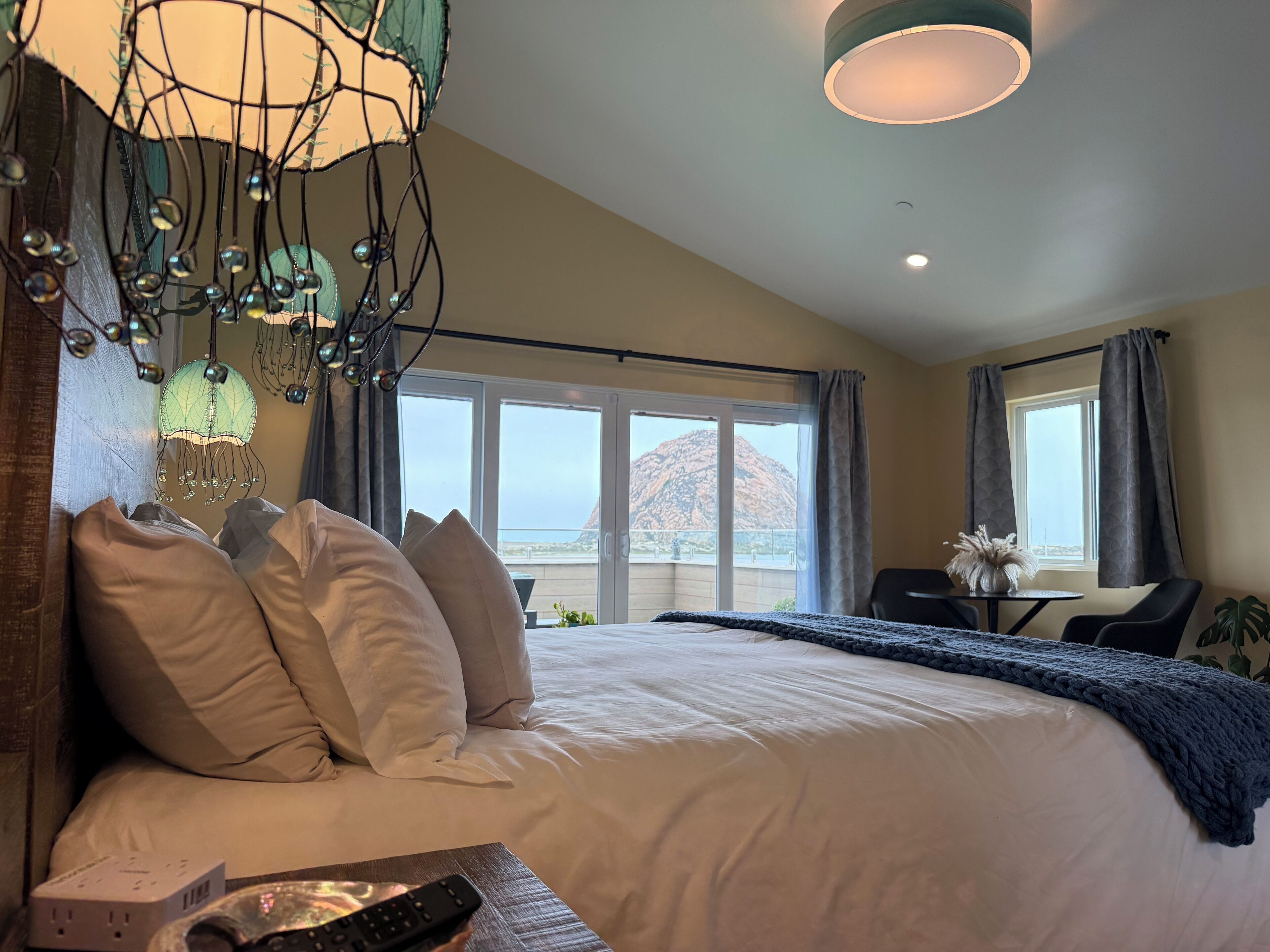 Panoramic Room, 1 King Bed with Sofa bed, Fireplace, Ocean View | Premium bedding, memory-foam beds, individually decorated