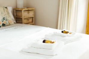 8 bedrooms, desk, iron/ironing board, free WiFi