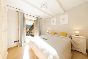 8 Schlafzimmer, Schreibtisch, Bügeleisen/Bügelbrett, kostenloses WLAN