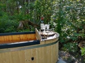 Property grounds - Memorable Forest Stay with Hot Tubs + Beaches nearby (Marrowstone)