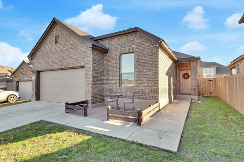 Family & Pet Friendly house close to Lake Georgetown-Sleeps 10 