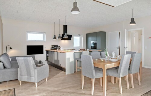 Stunning home in Hadsund with WiFi