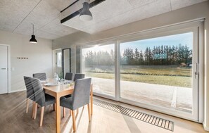 Dining - Stunning home in Hadsund with WiFi (Hadsund)