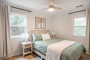 4 bedrooms, desk, iron/ironing board, travel crib