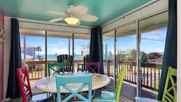 Townhome, Multiple Beds (Sea Shell) | Outdoor dining