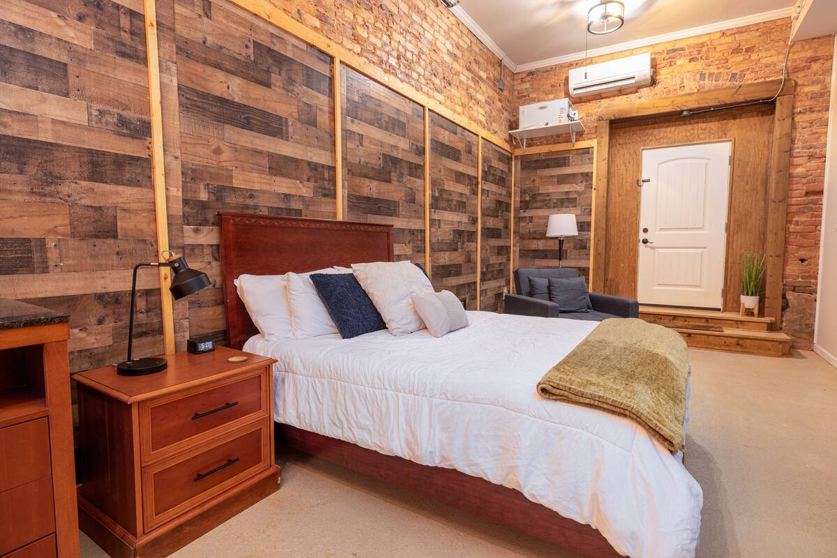 1 bedroom, desk, laptop workspace, iron/ironing board