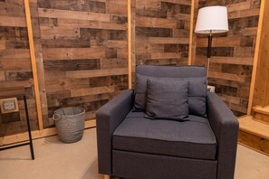 Hartwell Suites - Suite 5