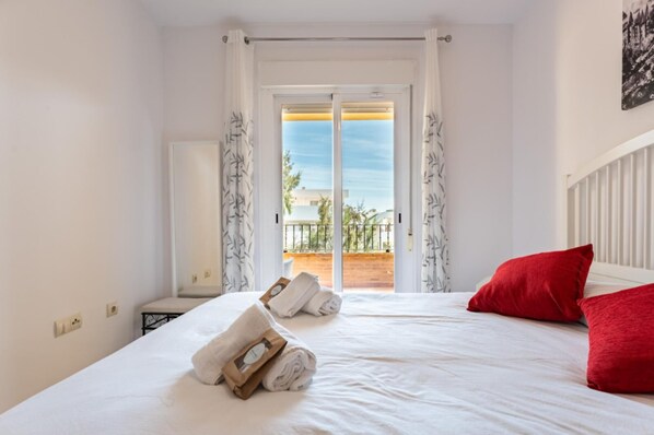 2 bedrooms, WiFi, bed sheets - CT 232 - Eden Golf Sur - Southfacing Apartment (Mijas)