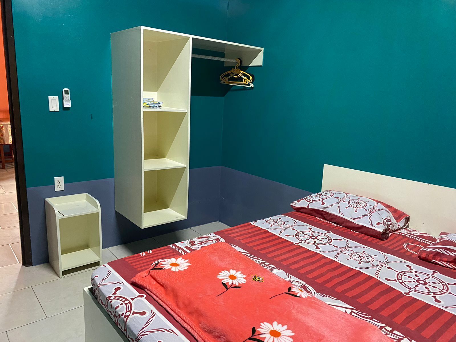 2 dormitorios, tabla de planchar con plancha, wifi y ropa de cama