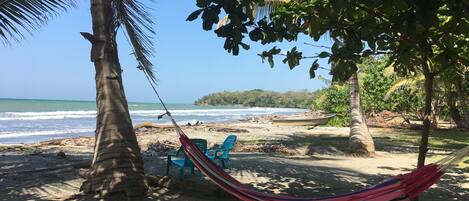 Camastros y toallas de playa