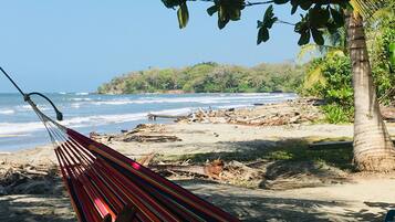 Liegestühle, Strandtücher