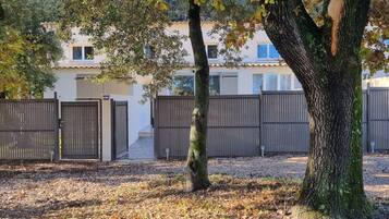 Enceinte de lâhĂ©bergement