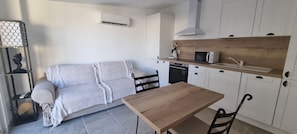 Interior - Appartement N°1 Avec Jardin Privé LES Bois DE Zola aux Portes du Luberon (Saint-Estève-Janson)