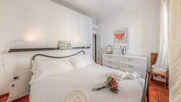 2 slaapkamers, een strijkplank/strijkijzer, wifi, beddengoed