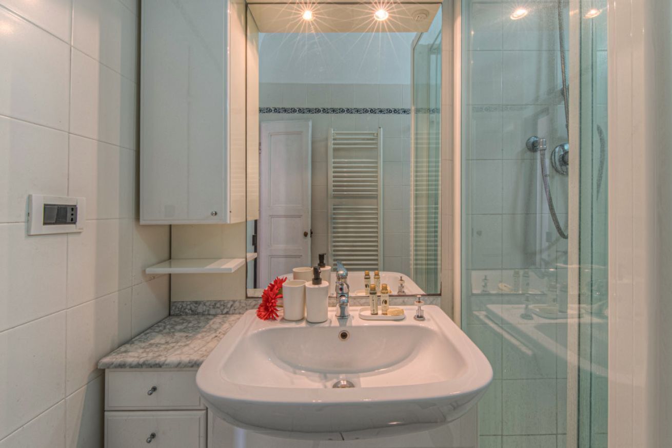 Dusche, Haartrockner, Bidet, Handtücher