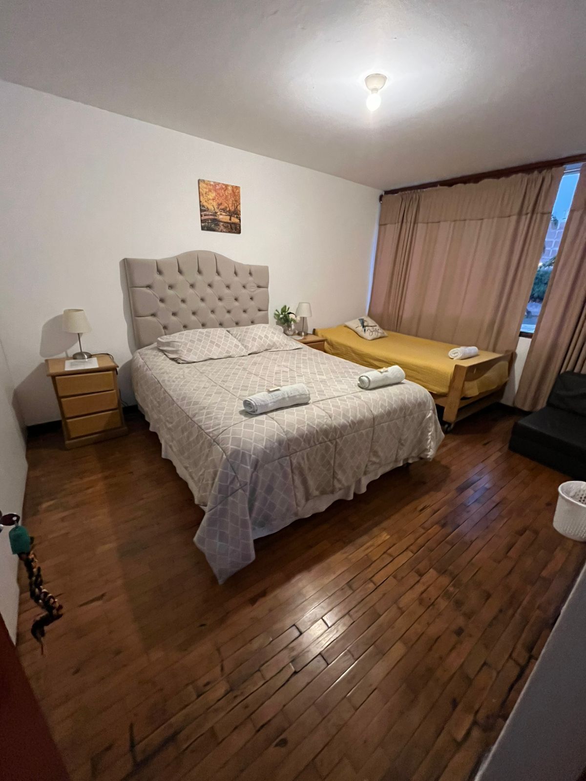 Standard-dobbeltværelse | Dundyner, individuel indretning, skrivebord