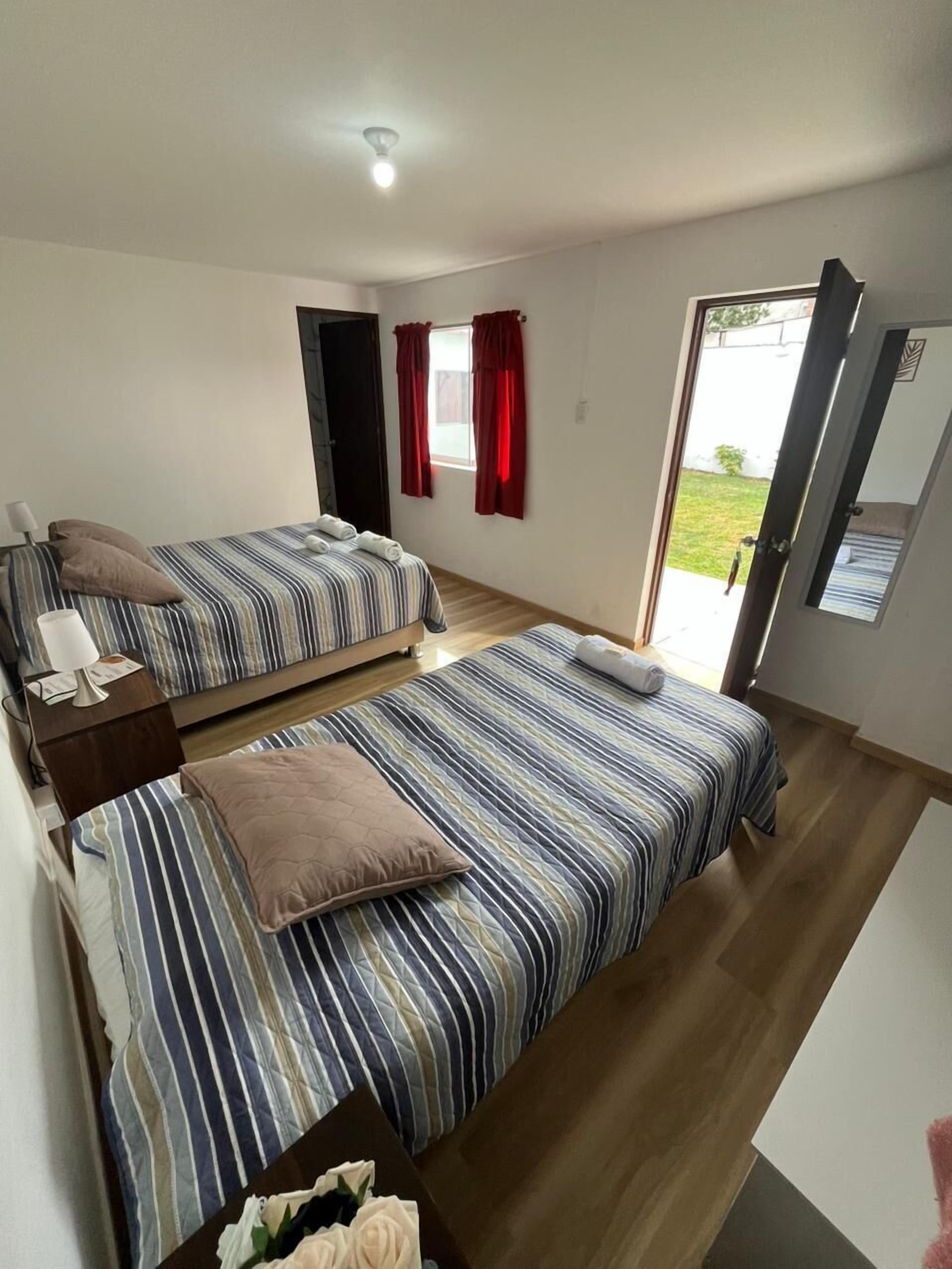 Standard-dobbeltværelse | Dundyner, individuel indretning, skrivebord