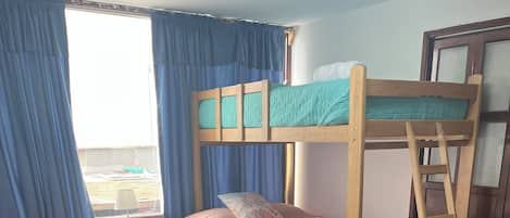 Familien-Vierbettzimmer