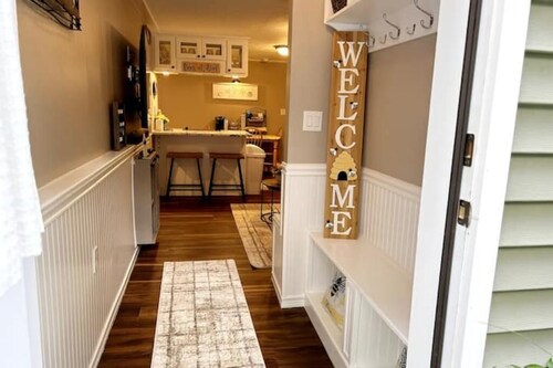 Bee-Themed Stay Near Boston – A Sweet and Unique Getaway