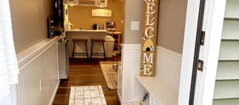 Bee-Themed Stay Near Boston – A Sweet and Unique Getaway