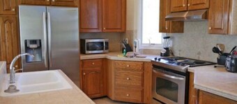 4C & Sand • Private Pool • Steps to Beach