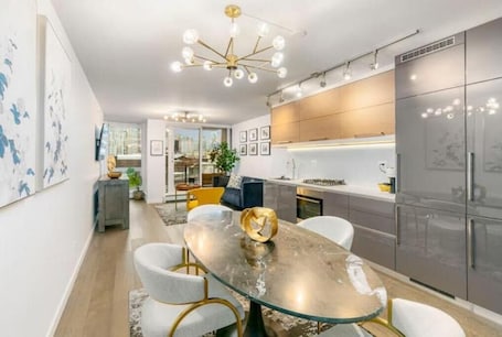 Interior. 2 bed+2 bath Downtown Vancouver luxury Apt.