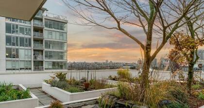 2 bed+2 bath Downtown Vancouver luxury Apt.