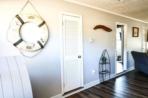 Interior - "Honey Hole on Lake Seminole" Lake front home with Boat Lift and Beautiful Views (Donalsonville)