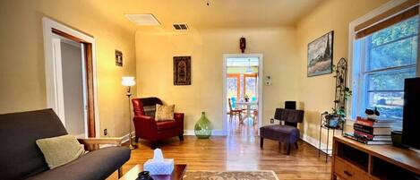 Télévision, chaîne hi-fi