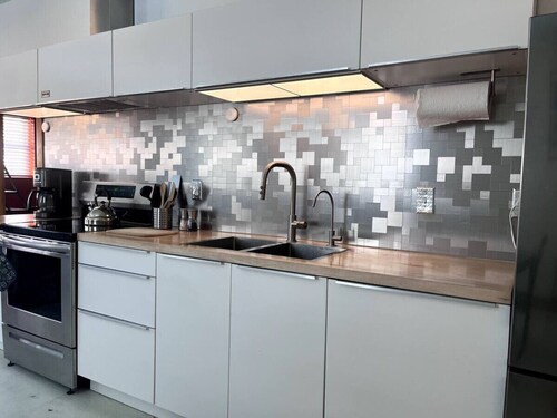 Joe's Bike Shop w/ Garage and EV Charging