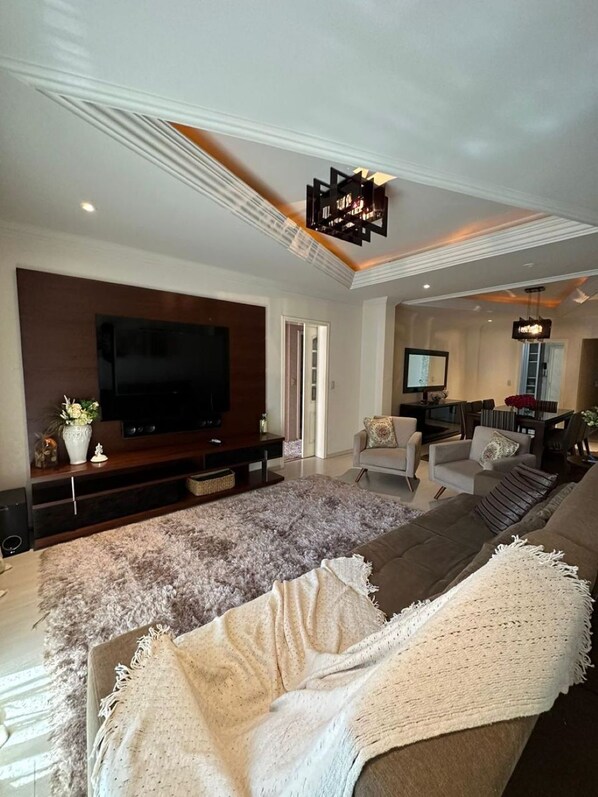 Living area - Large and Luxurious Apartment in the Land of the Falls (Foz do Iguaçu)