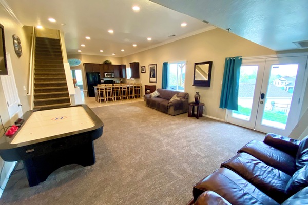 Smart TV, DVD player, livros