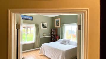 1 Schlafzimmer, Schreibtisch, Reisekinderbett, WLAN