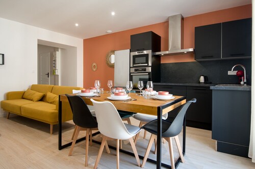 T3 moderne, totalement rénové, hypercentre Rochefort, arrivée autonome