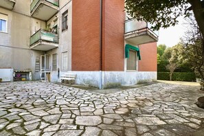 Exterior - S325 - Sirolo, four-room apartment in the center with garden and parking space (SIROLO)
