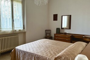 3 bedrooms, bed sheets - S325 - Sirolo, four-room apartment in the center with garden and parking space (SIROLO)