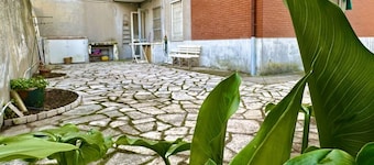 S325 - Sirolo, four-room apartment in the center with garden and parking space