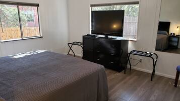 2 Schlafzimmer, Zimmersafe, Bügeleisen/Bügelbrett, kostenloses WLAN