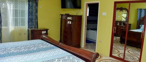 1 bedroom, desk, iron/ironing board, WiFi