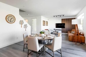 Dining - The Element - Foot Pool, Pickle Ball, Mini Golf, Game Room (Coachella)