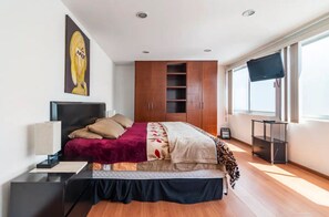 4 bedrooms, desk, iron/ironing board, WiFi - ¡casa Grande y Cómoda! Súper Ubicación, Seguridad y Tranquilidad en Angelópolis (PUEBLA)