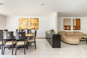 Dining - ¡casa Grande y Cómoda! Súper Ubicación, Seguridad y Tranquilidad en Angelópolis (PUEBLA)