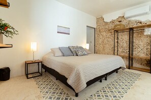 2 عدّة غرف نوم ومكواة/لوح كي وواي فاي وملاءات أسرّة