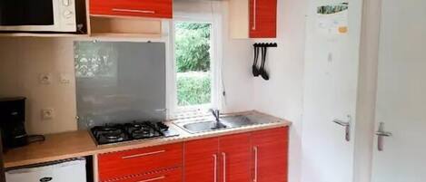 Micro-ondes, bouilloire électrique