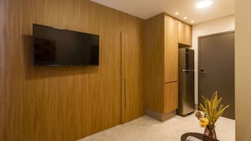 Apartamento | Área de estar | Smart TV 40 polegadas com canais digitais
