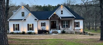 New to market - modern farm house Masters rental