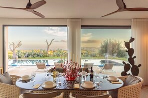 Dining - Villa Dama - Luxury Escape (Avola)