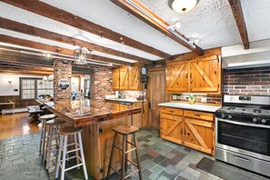 Fridge, microwave, oven, stovetop - Large rustic home with gameroom. Near lakes, skiing, walk to downtown. (Wilmington)