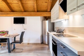 Réfrigérateur, four, plaque de cuisson, lave-vaisselle